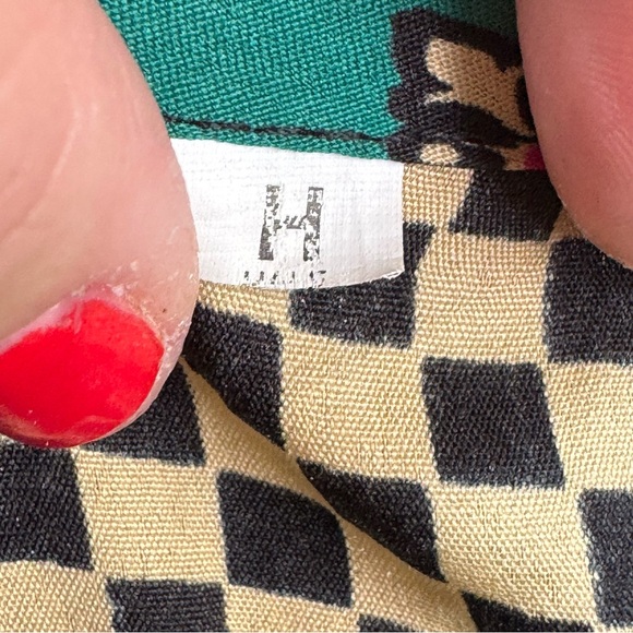 Colorful Boho Short Sleeve Silky Tunic Top- Sz. 40/Medium - Picture 9 of 9